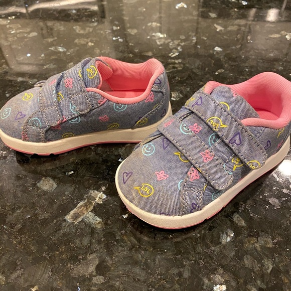 Tucker and Tate Sneakers - Picture 2 of 3